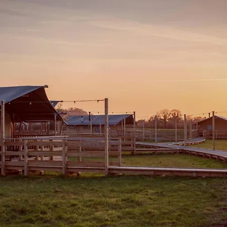 The Camp At The Wave Роскошный шатер Бристоль