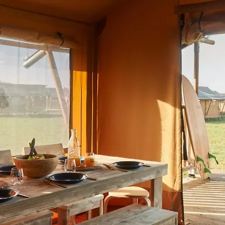 Lüks kamp alanı The Camp At The Wave